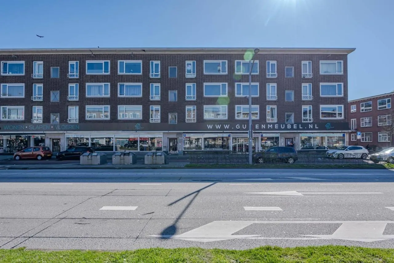 Sunny And Spacious Apartment Rotterdam